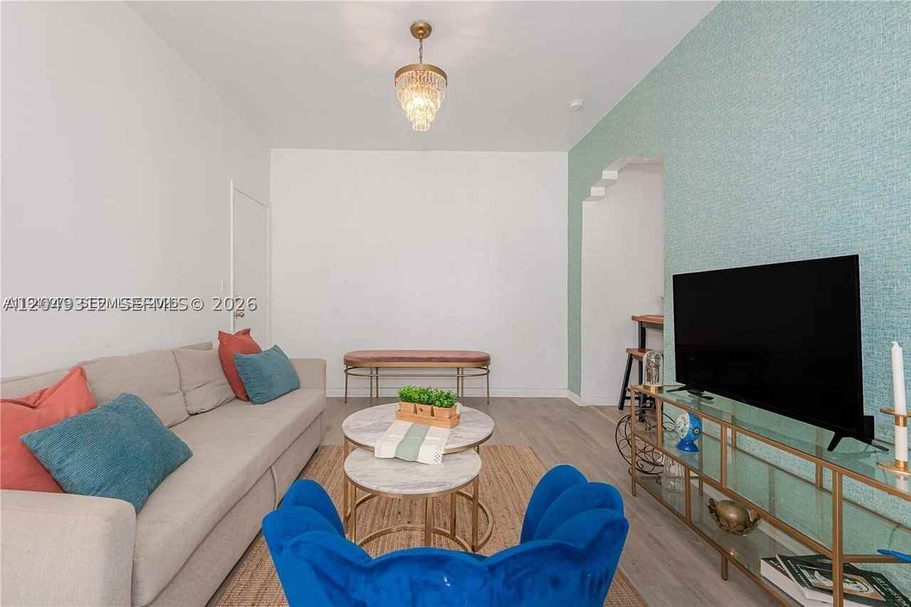 530 15th St #104 - Photo 7 of 23