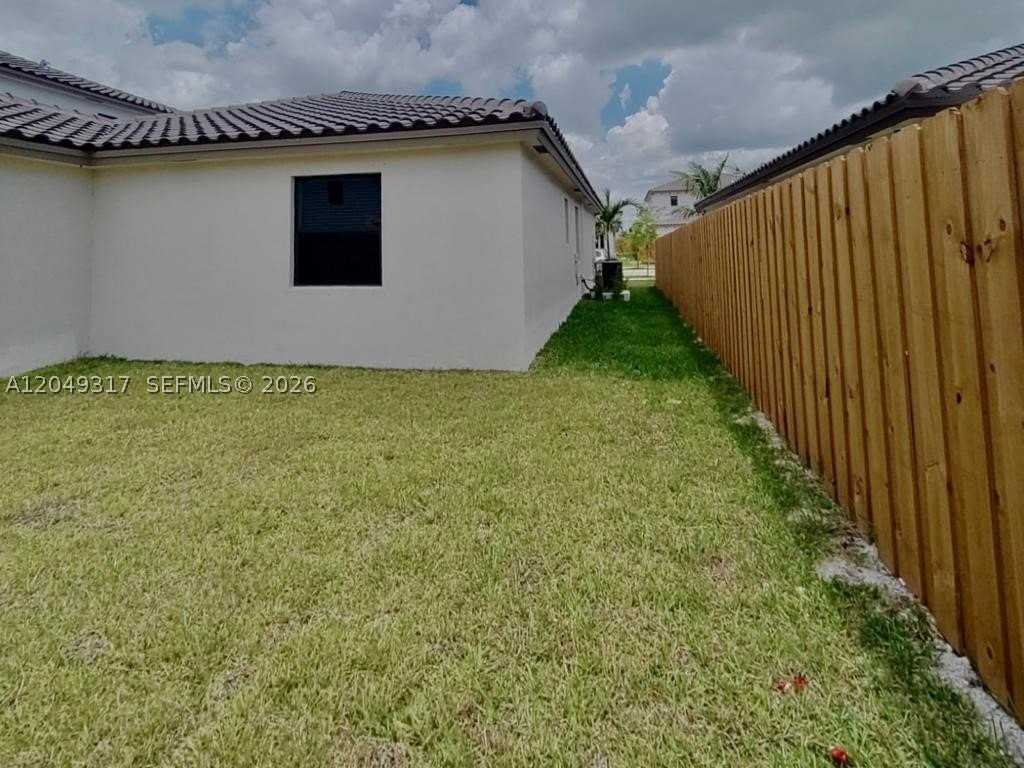 11946 Sw 241st St #11946 - Photo 4 of 19