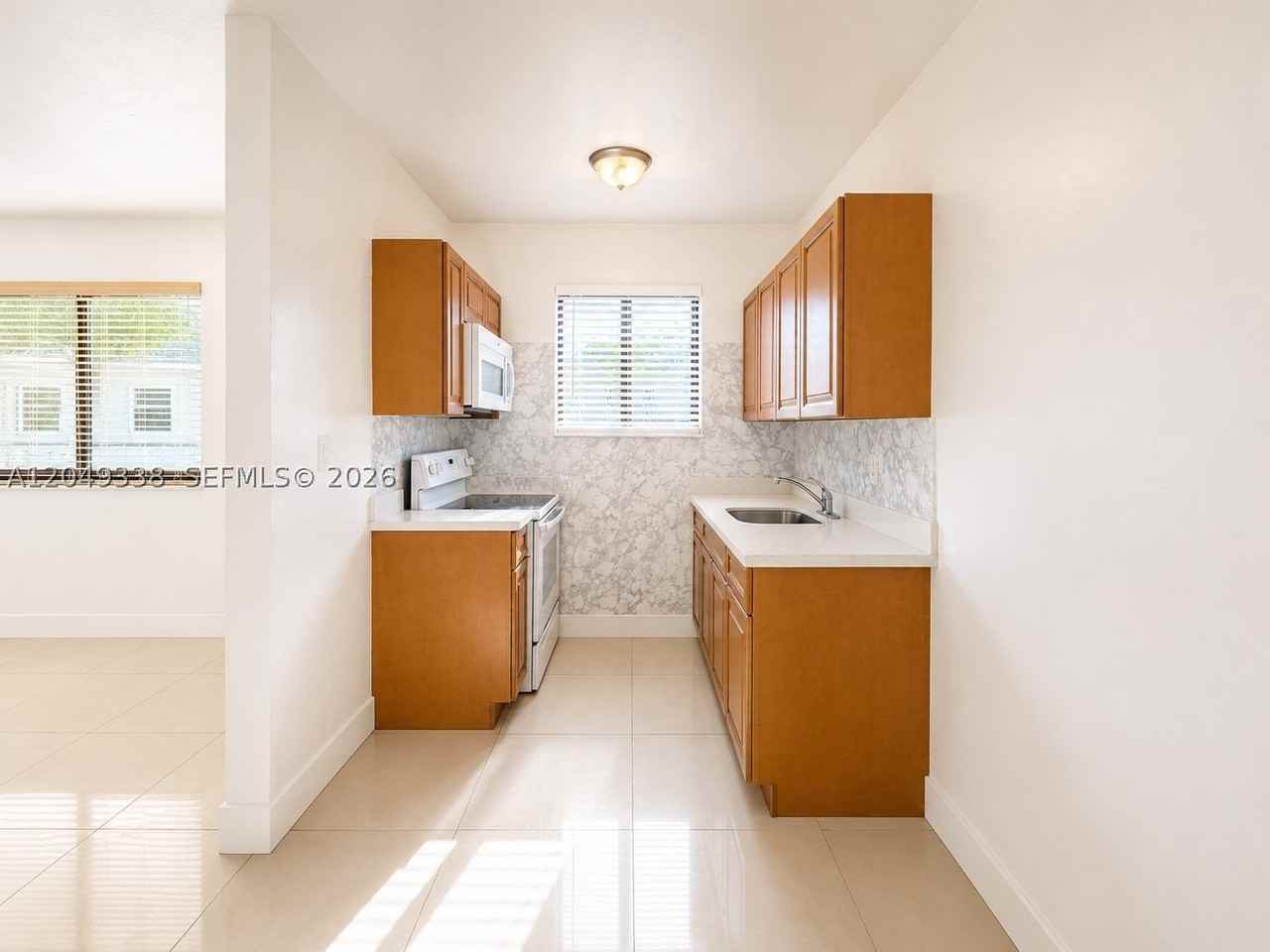 1910 Nw 31st St #2 - Photo 3 of 10