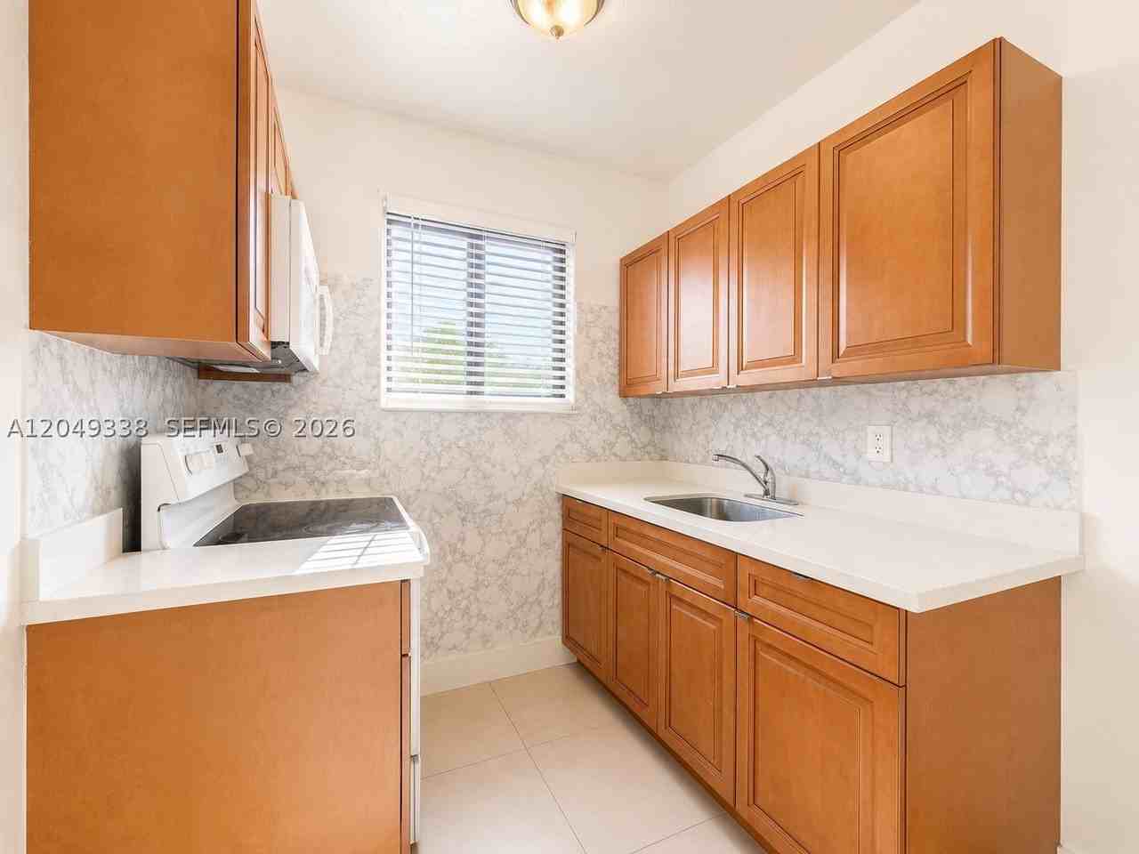 1910 Nw 31st St #2 - Photo 4 of 10