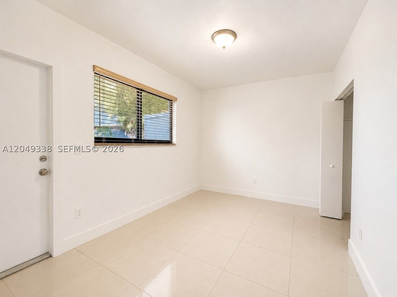1910 Nw 31st St #2 - Photo 5 of 10