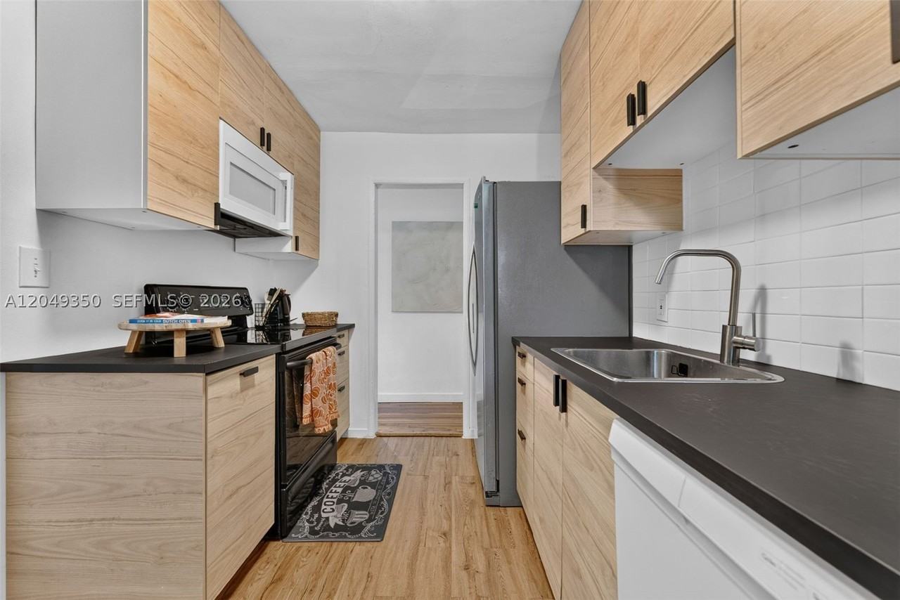 5800 Sw 61st St - Photo 2 of 35