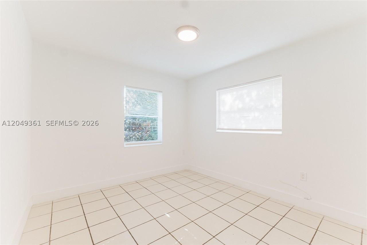 6130 Flagler St - Photo 5 of 28