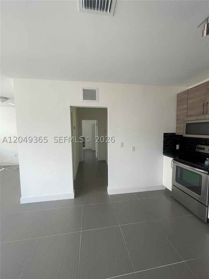 545 Nw 121st St #545 - Photo 4 of 20
