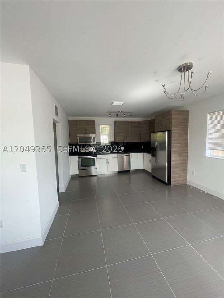 545 Nw 121st St #545 - Photo 5 of 20