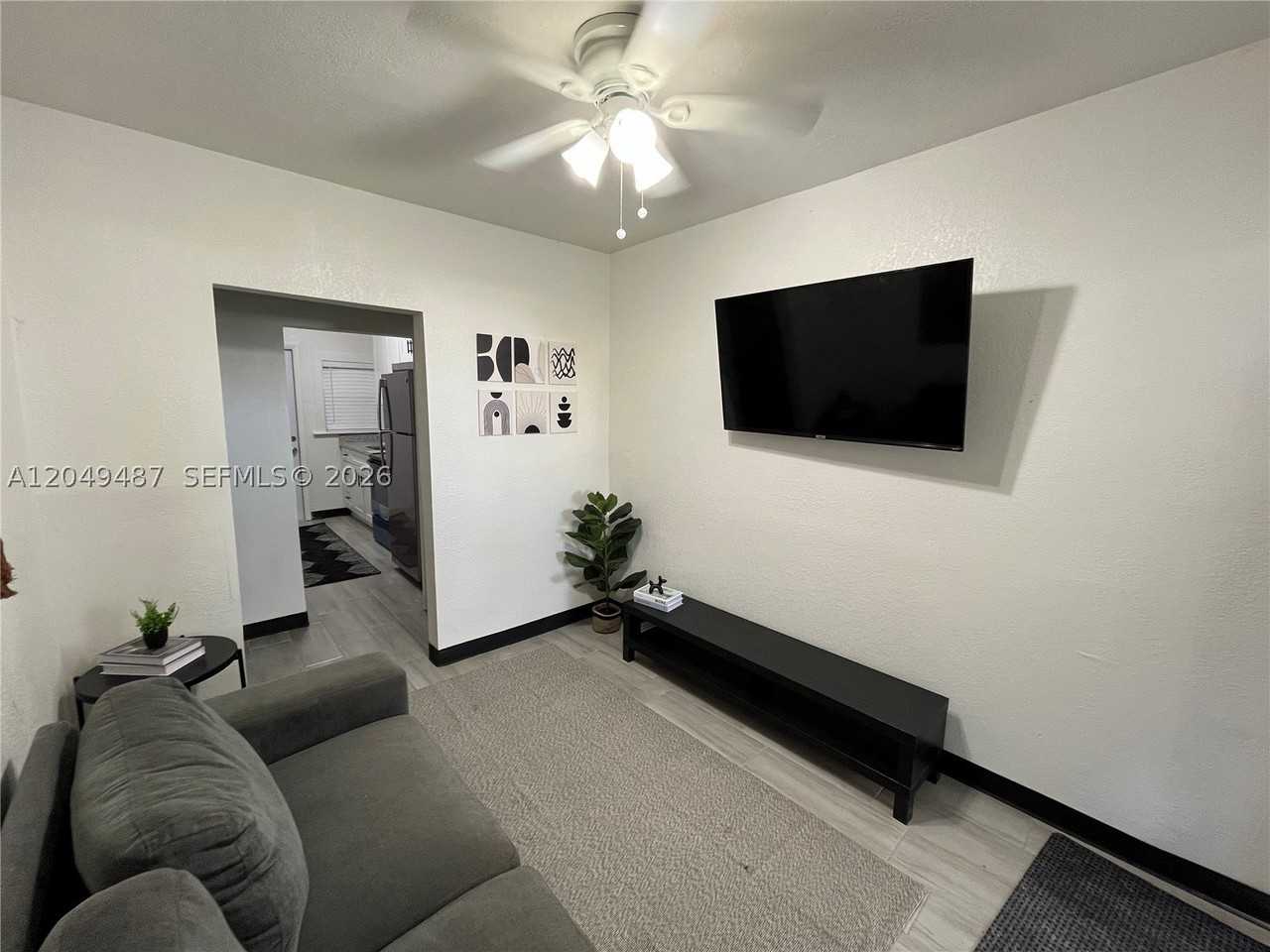 140 Nw 13th St #150-5 - Photo 3 of 12
