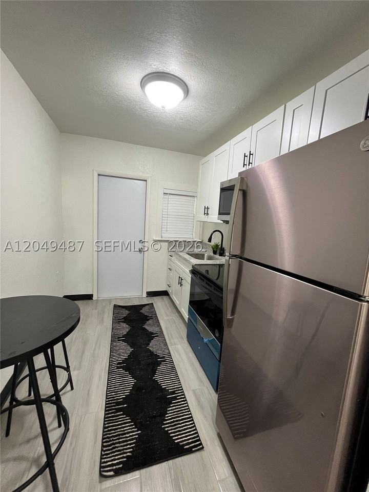 140 Nw 13th St #150-5 - Photo 5 of 12