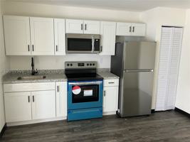featured image of 467 Nw 8th St #4