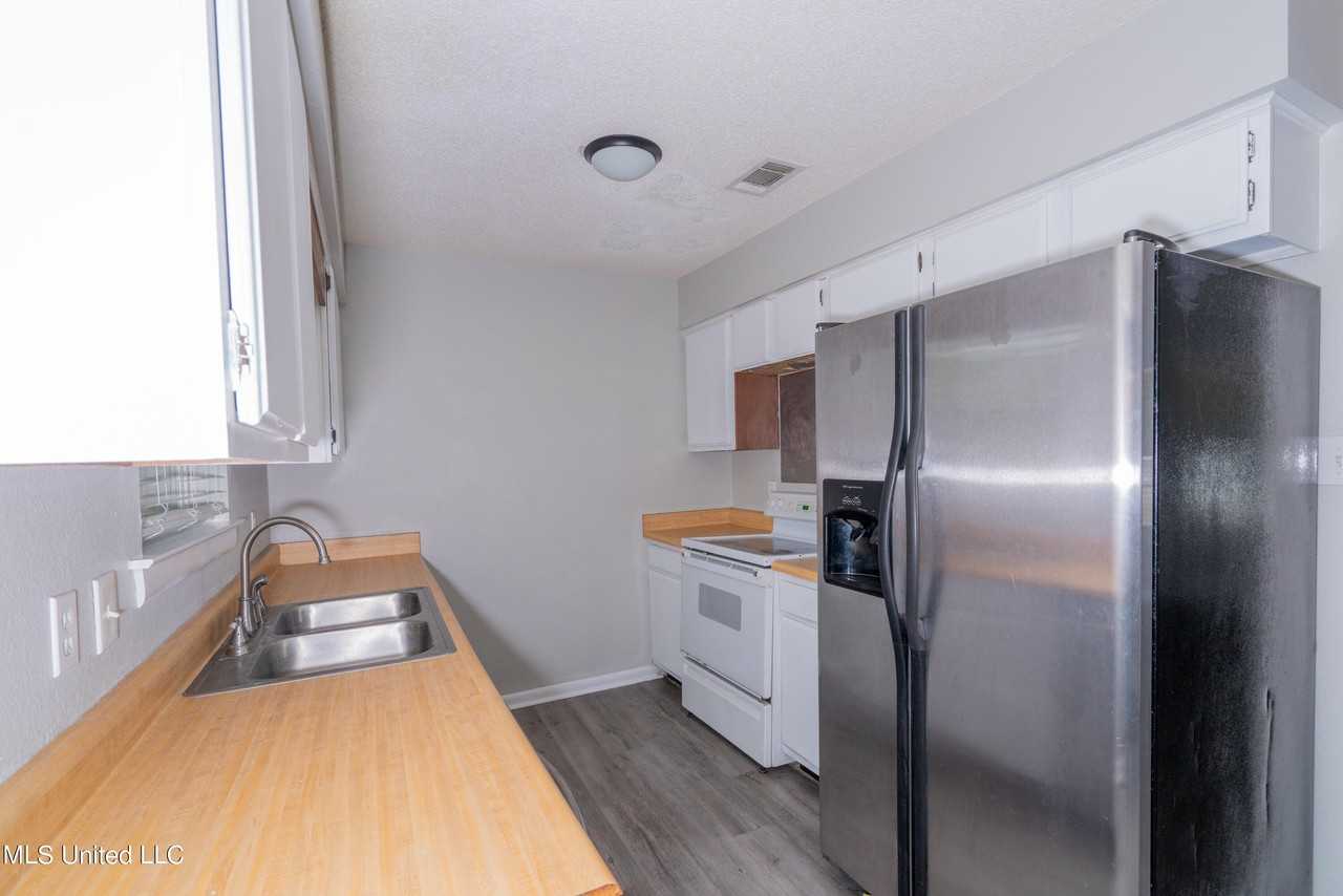 206 N Lang Ave - Photo 7 of 16