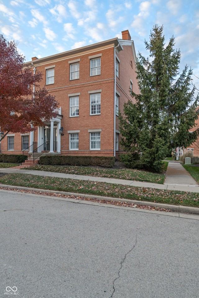 2068 Broughton St - Photo 2 of 50