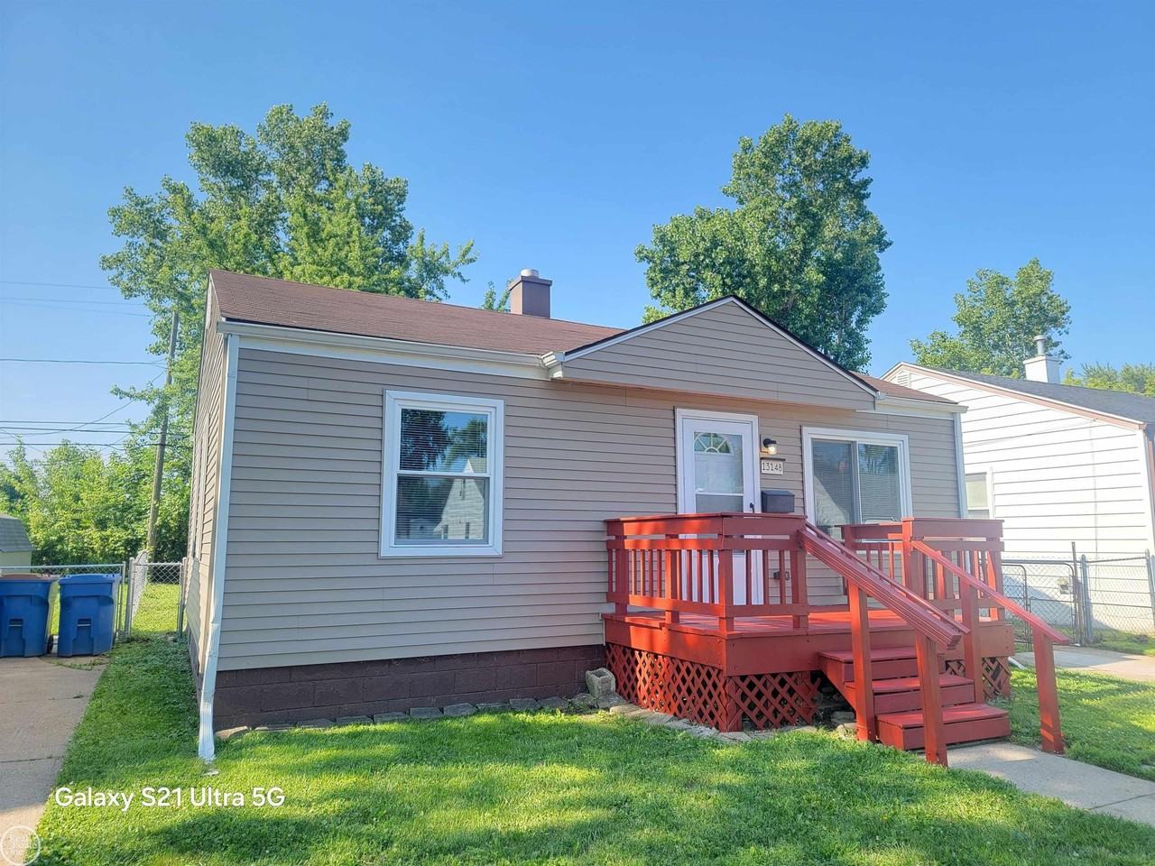 13148 Sherman Ave - Photo 2 of 12
