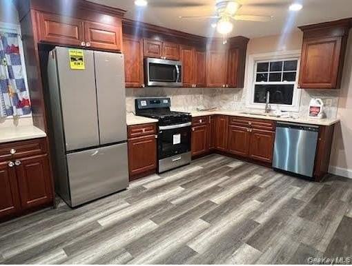 1050 Sullivan St - Photo 2 of 7