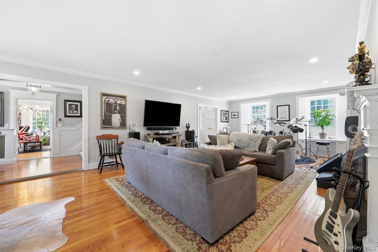 51 Adriance Ave - Photo 7 of 20