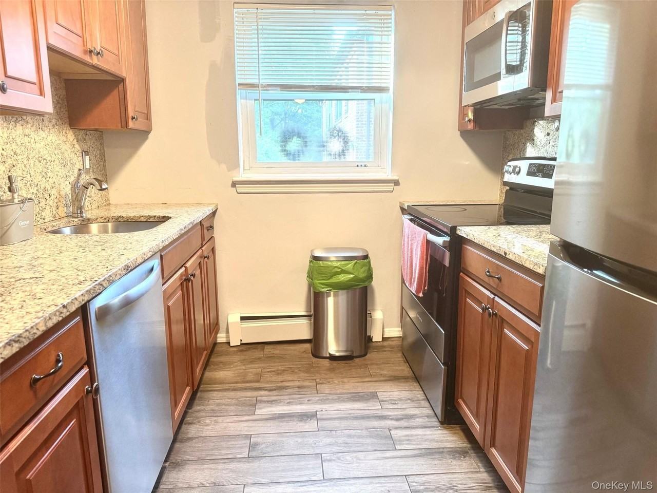 18 Linden St - Photo 4 of 8