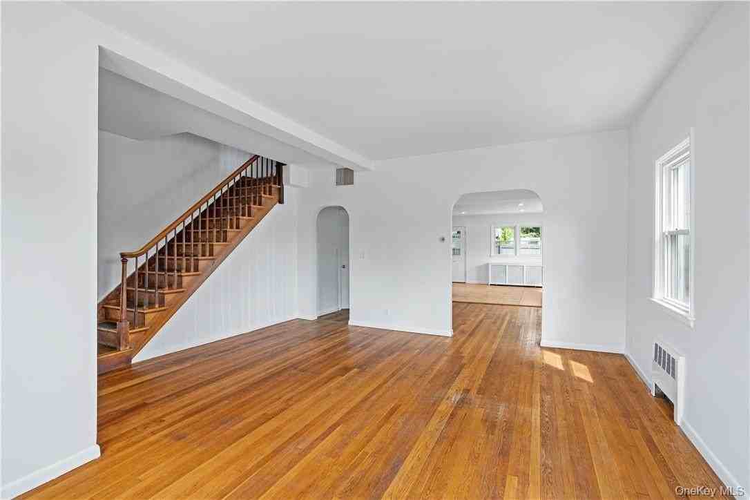 204 Saw Mill River Rd - Photo 3 of 20
