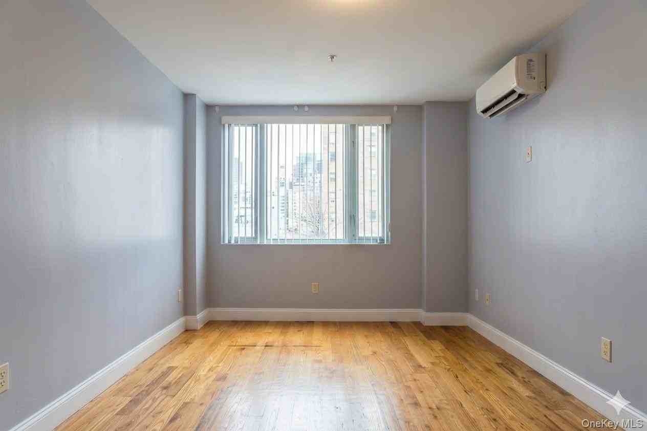 13215 41st Ave #4C - Photo 5 of 6