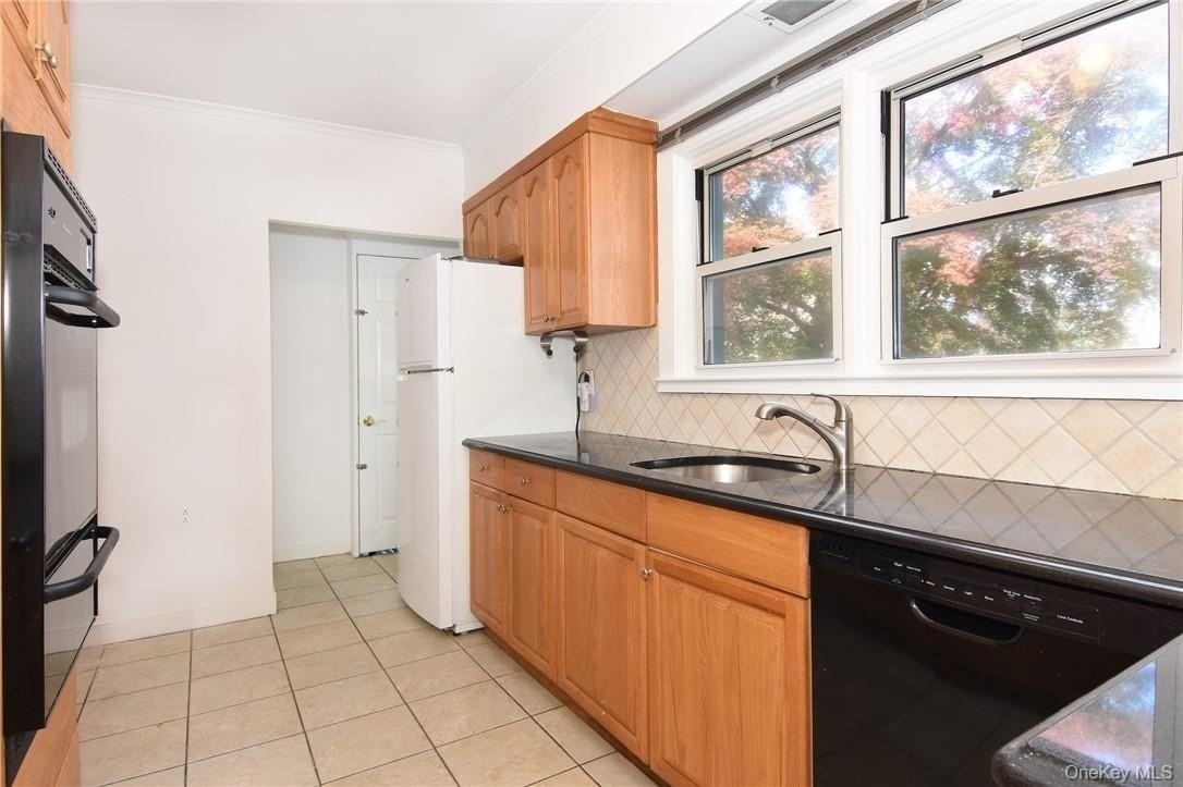 216 Third Ave - Photo 5 of 20