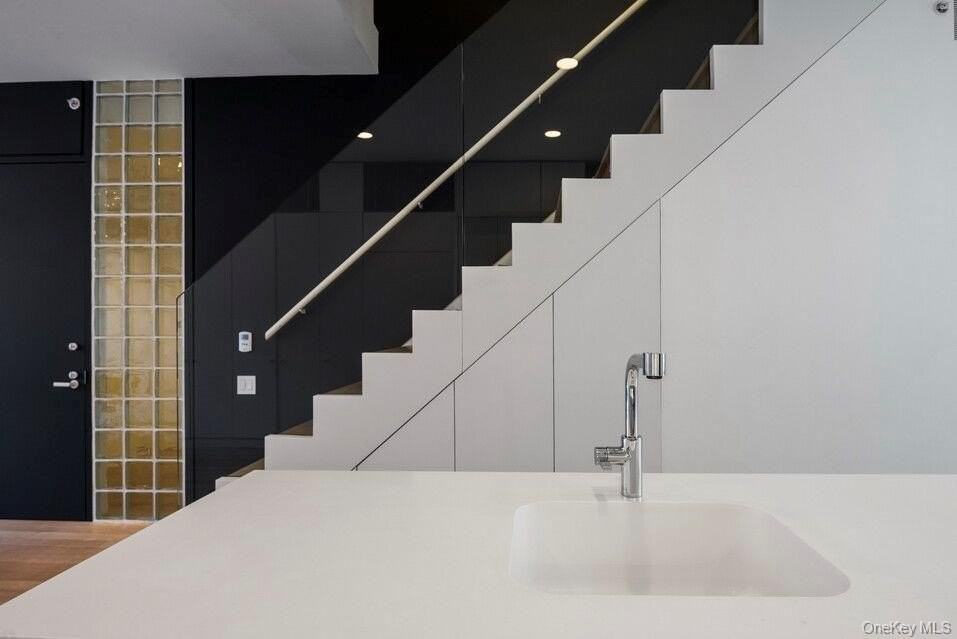524 W 19th St #1A - Photo 7 of 20