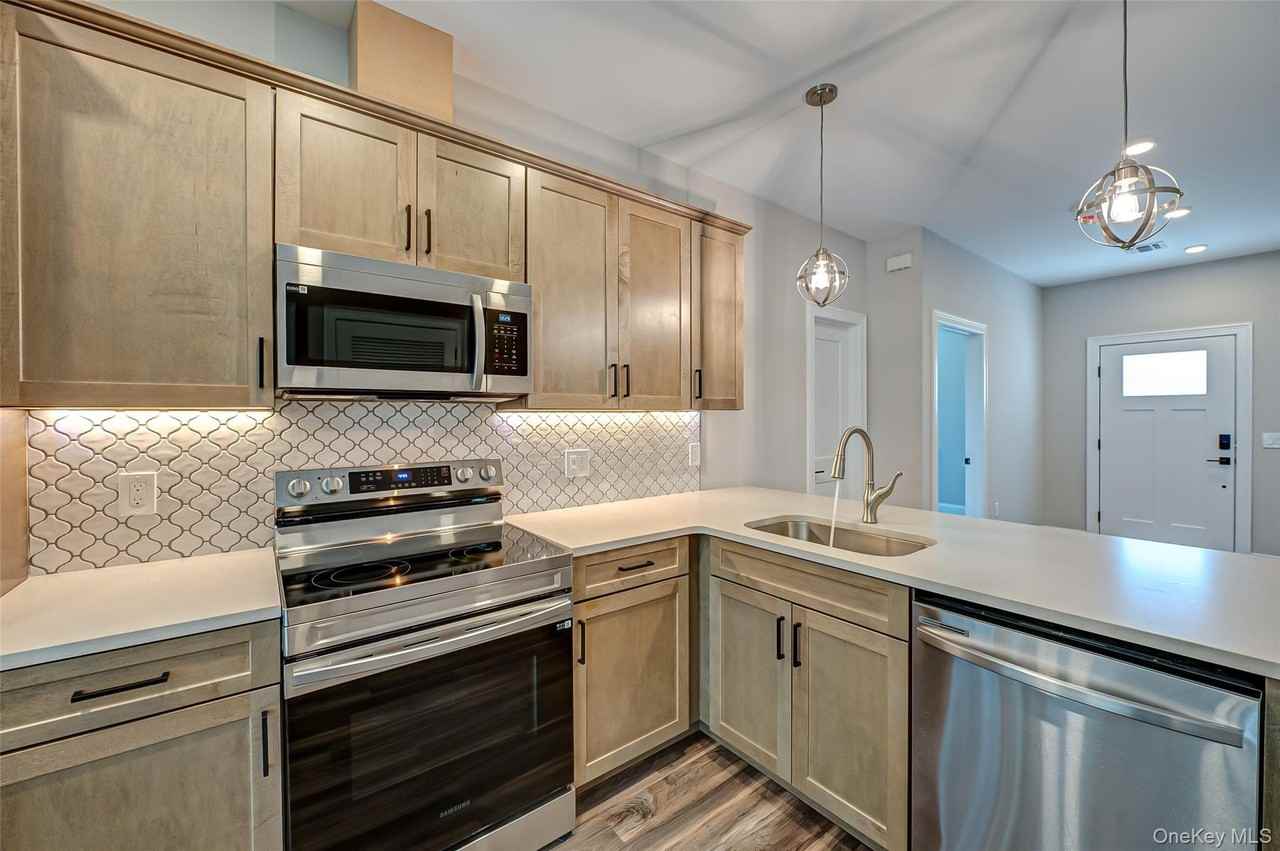 1 Conklin St #202 - Photo 6 of 14