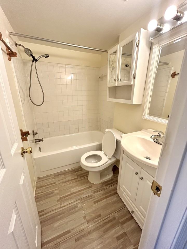 9833 Hagel Cir #1 - Photo 4 of 7