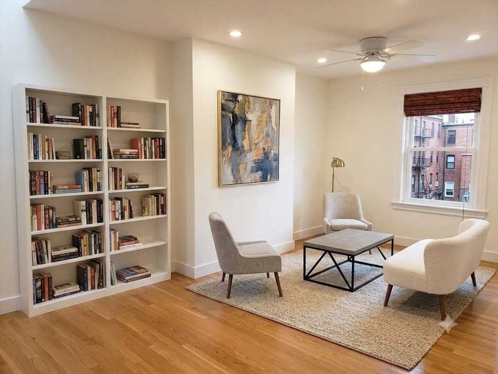 39 Lawrence St #4 - Photo 2 of 9