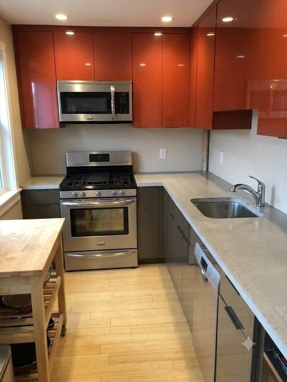 39 Lawrence St #4 - Photo 5 of 9