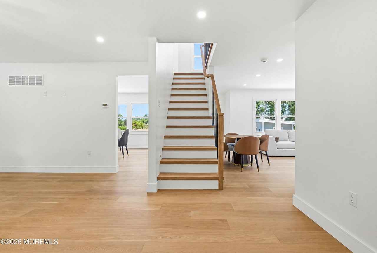 19 Roslyn Dr - Photo 5 of 26