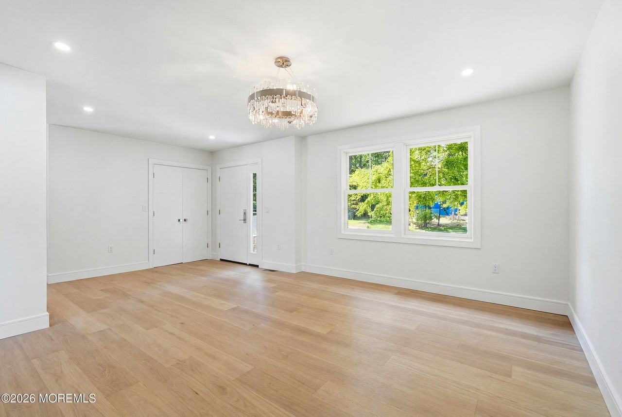 19 Roslyn Dr - Photo 7 of 26
