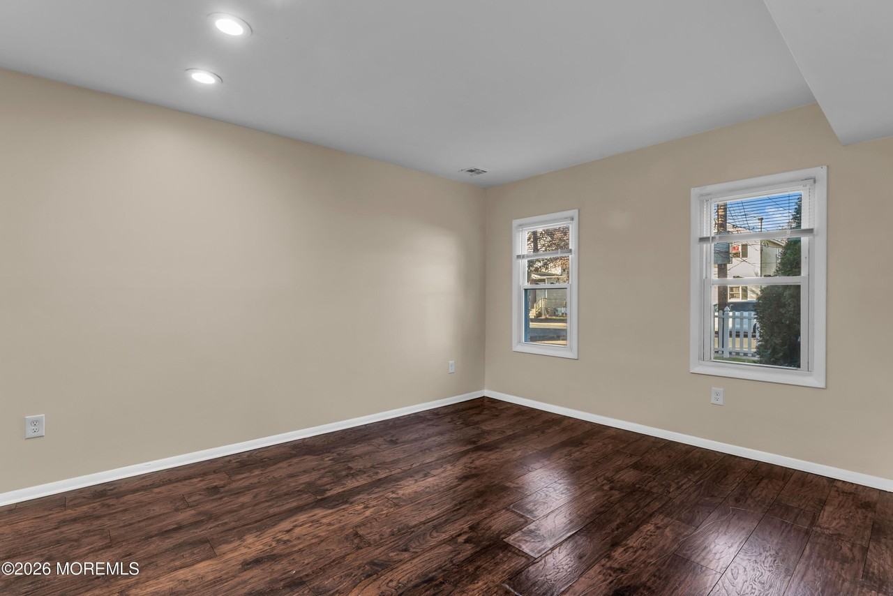 148 De Witt Ave - Photo 4 of 21