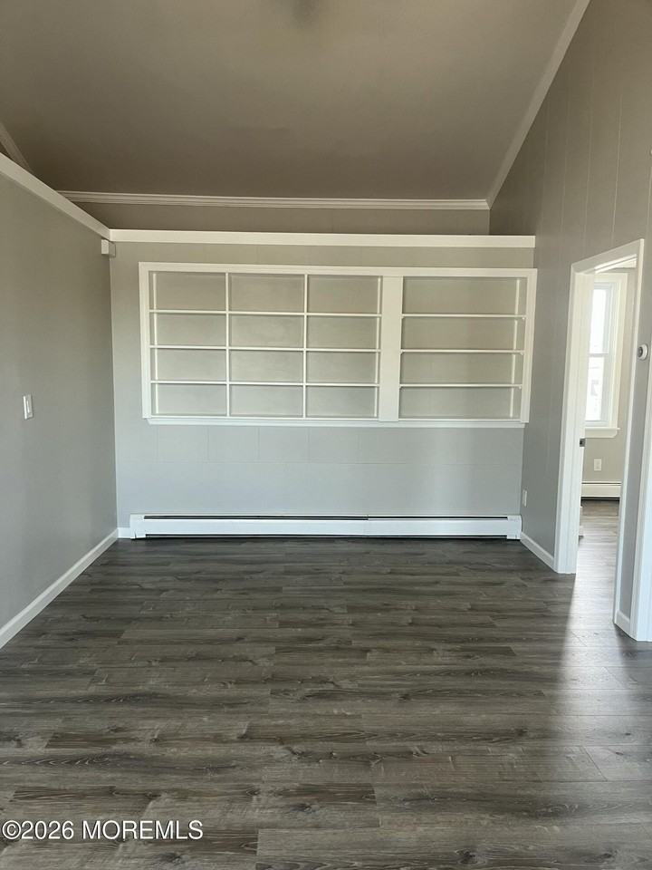 318 Main St - Photo 5 of 10