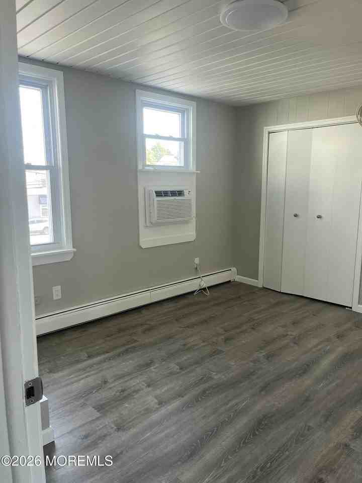 318 Main St - Photo 7 of 10