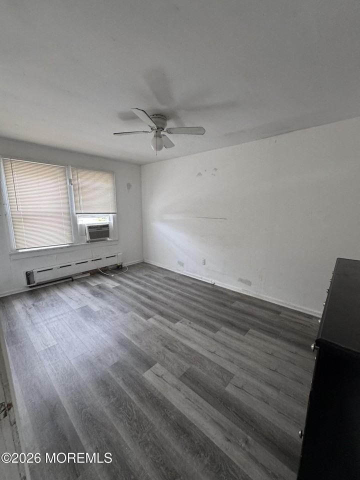 410 Ocean Gate Ave #3 - Photo 4 of 6