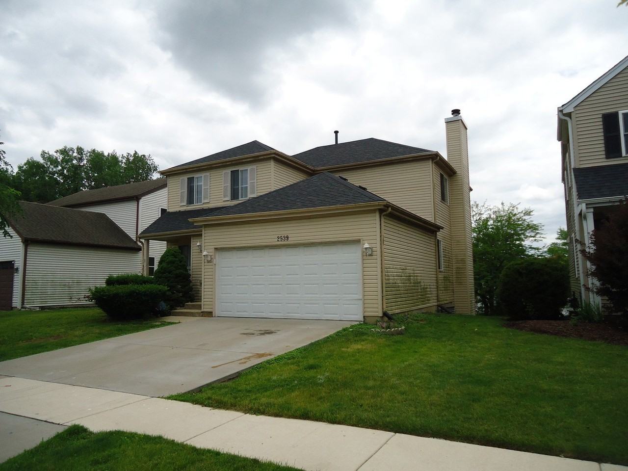 2539 Brunswick Cir - Photo 3 of 20