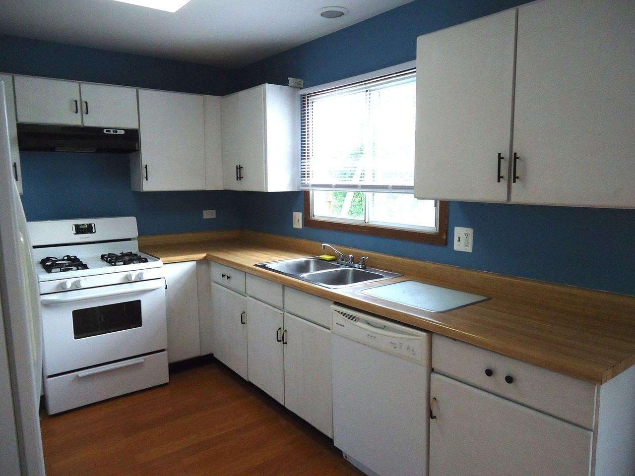 2539 Brunswick Cir - Photo 6 of 20