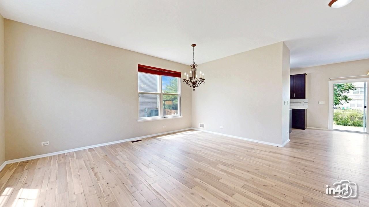 2437 Sir Barton Ln - Photo 4 of 43
