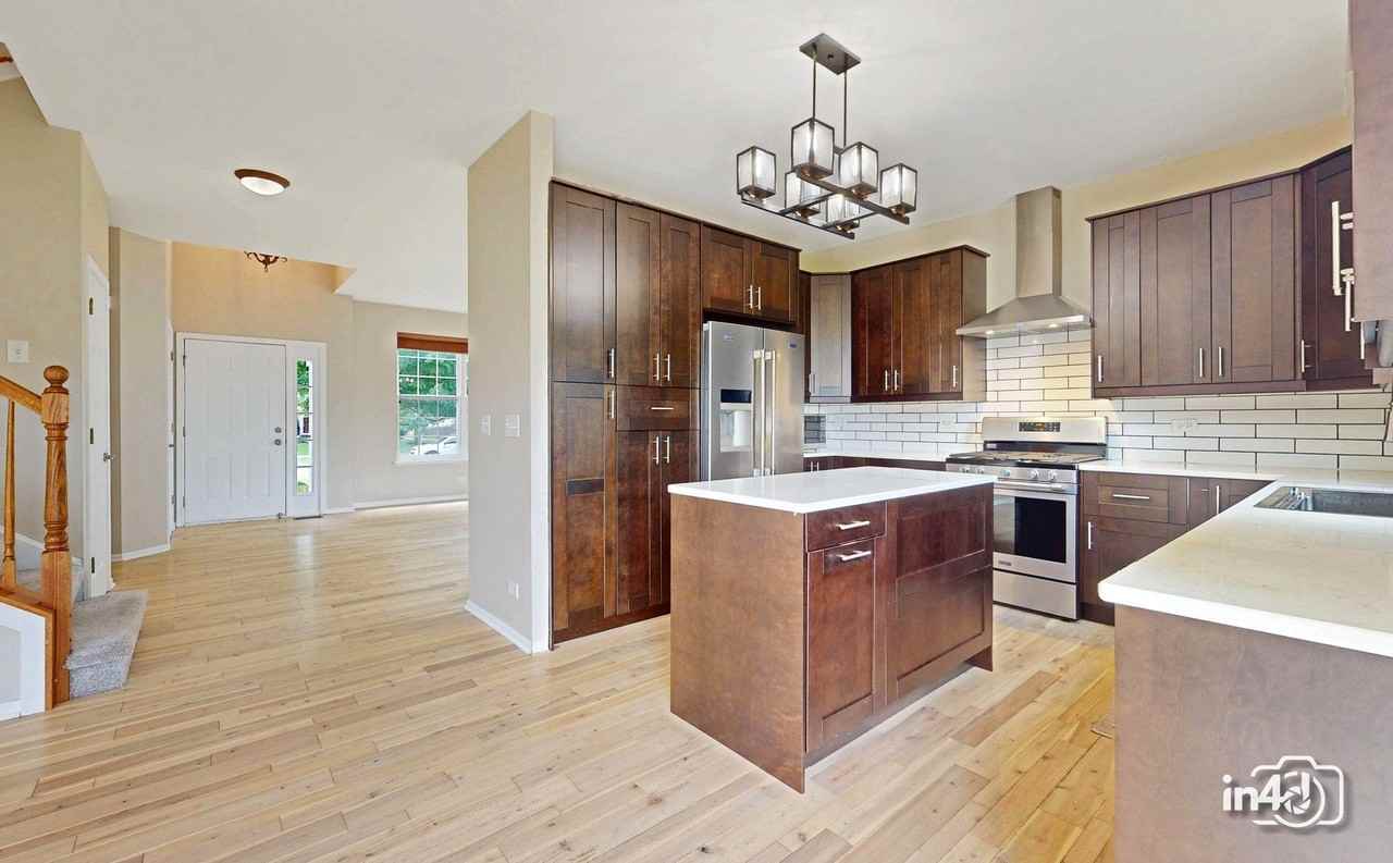 2437 Sir Barton Ln - Photo 5 of 43
