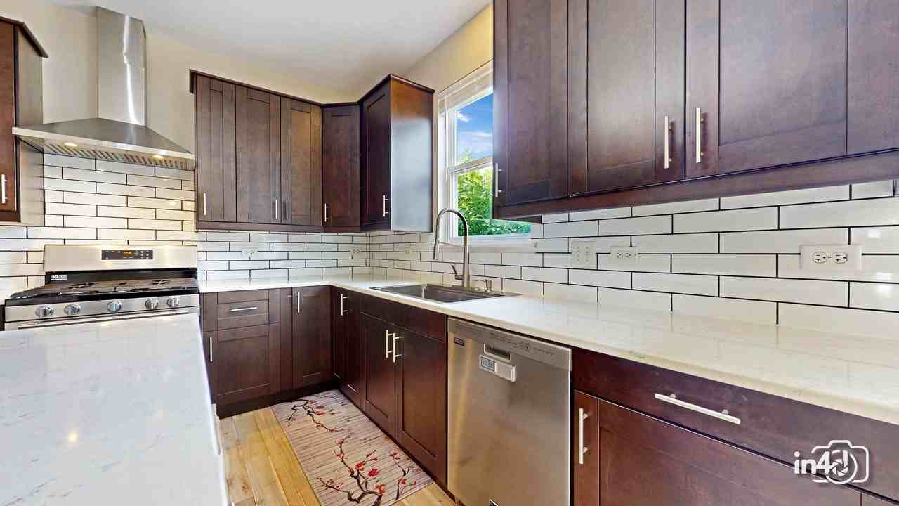 2437 Sir Barton Ln - Photo 6 of 43