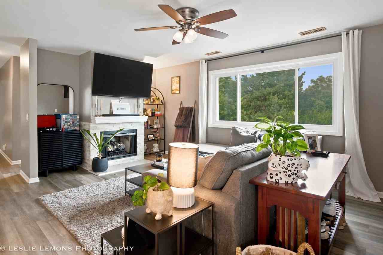446 Valley Dr #201 - Photo 2 of 15