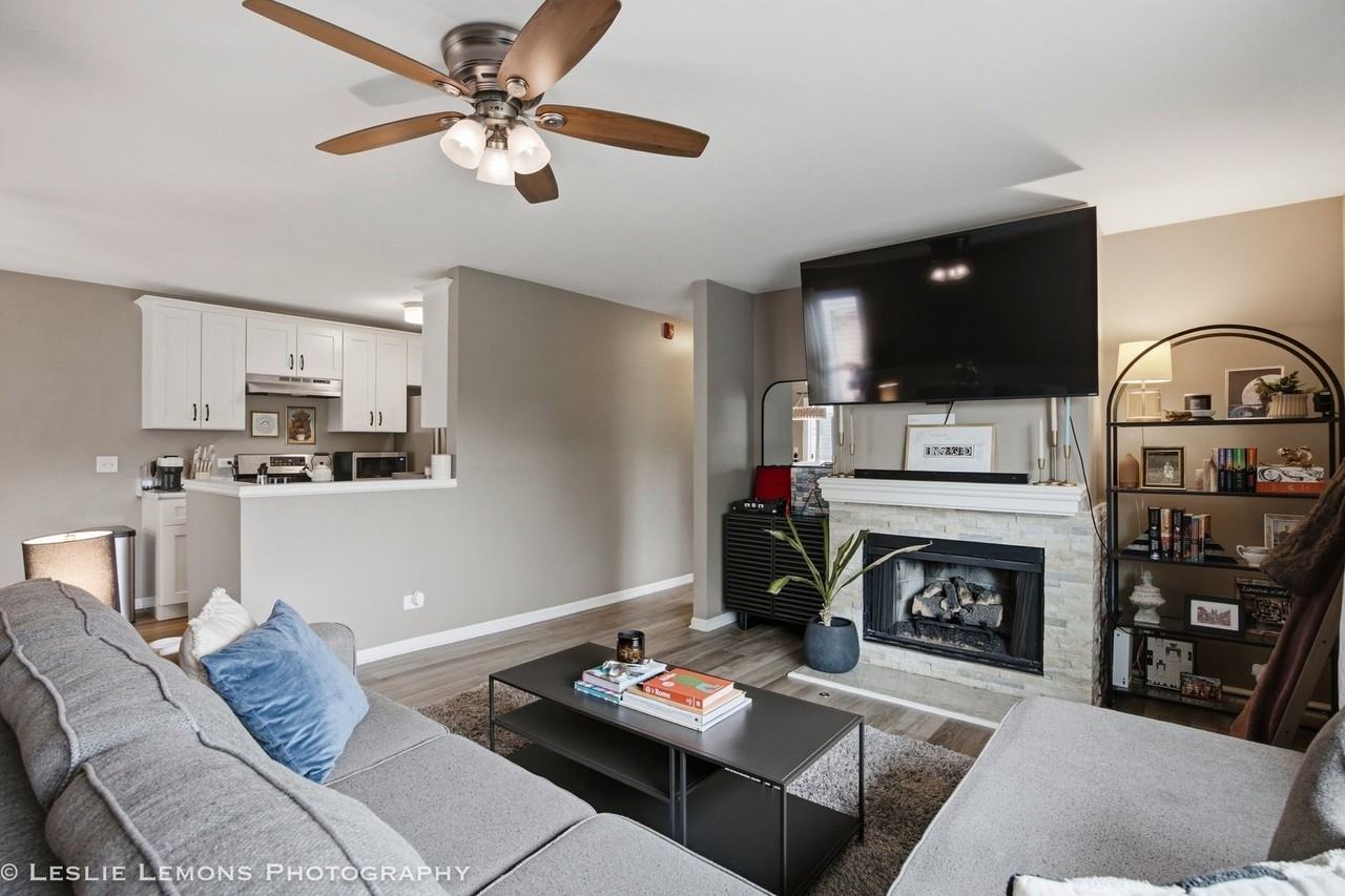 446 Valley Dr #201 - Photo 4 of 15