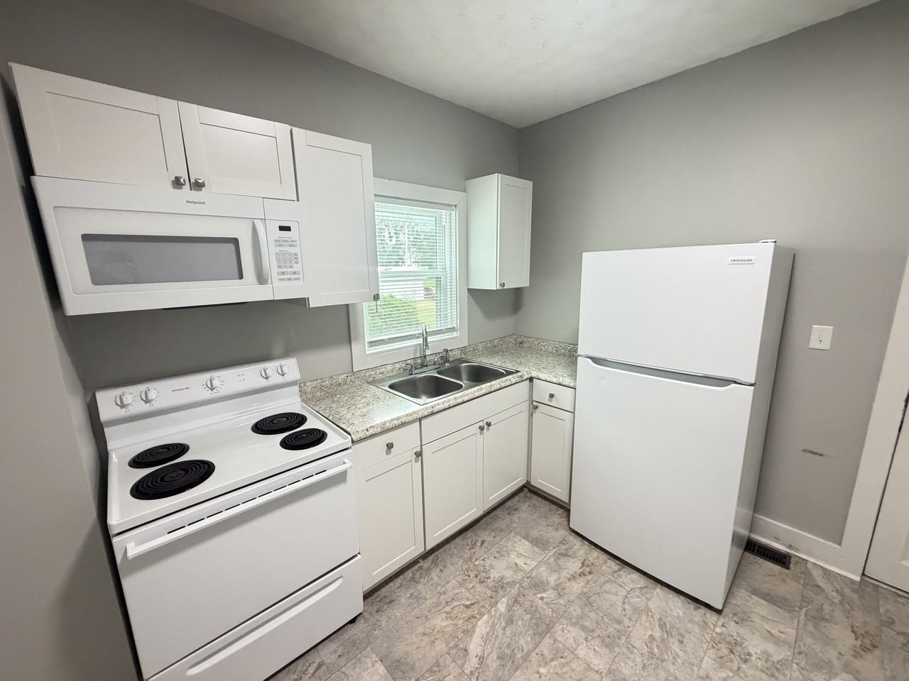 649 S Main St #649SMAIN - Photo 4 of 13