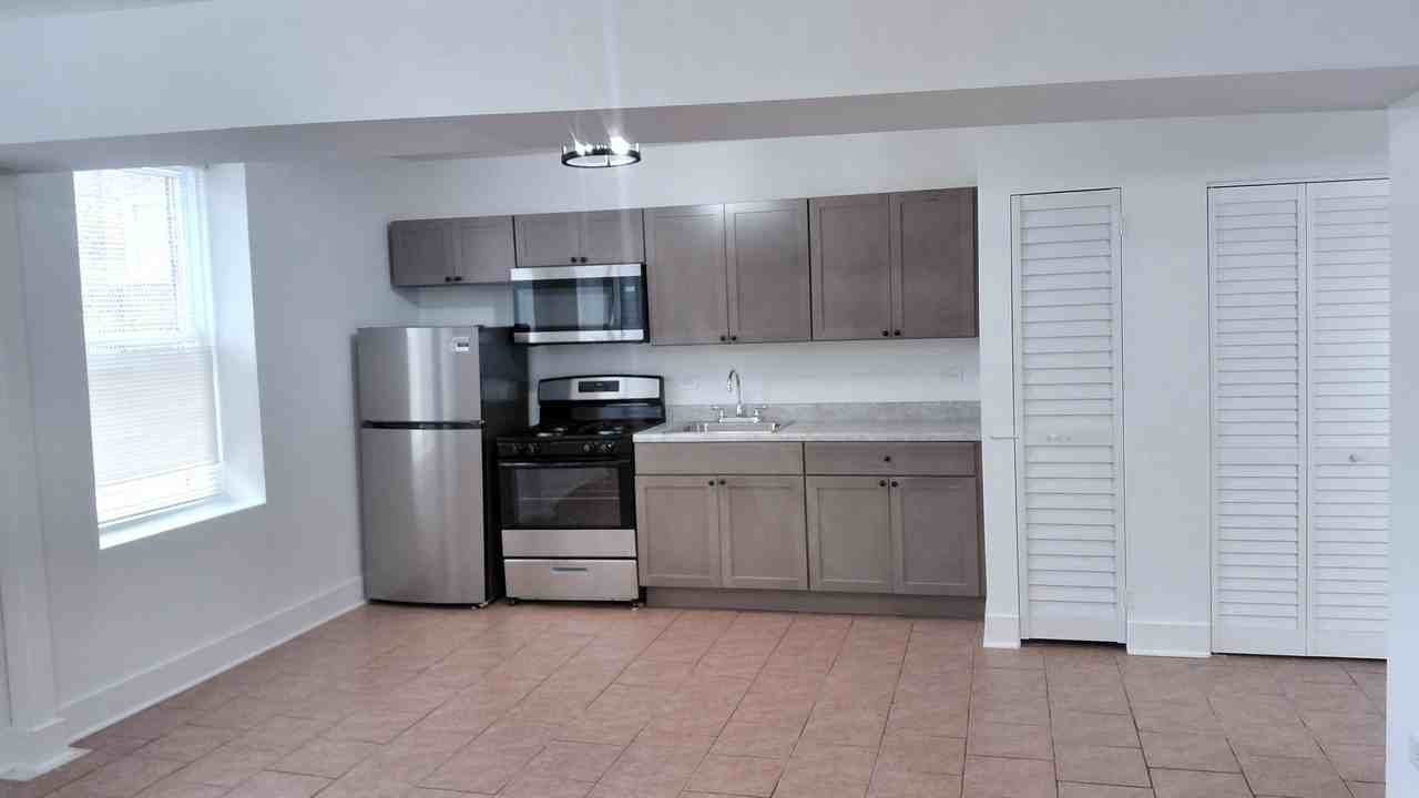 3917 W Potomac Ave #G - Photo 2 of 13