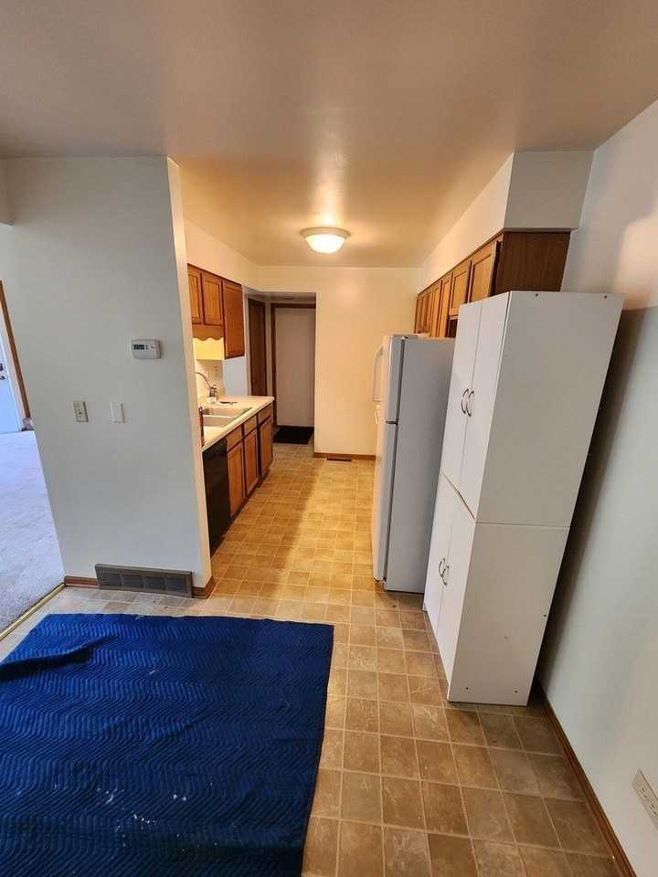 765 Washington St - Photo 4 of 13