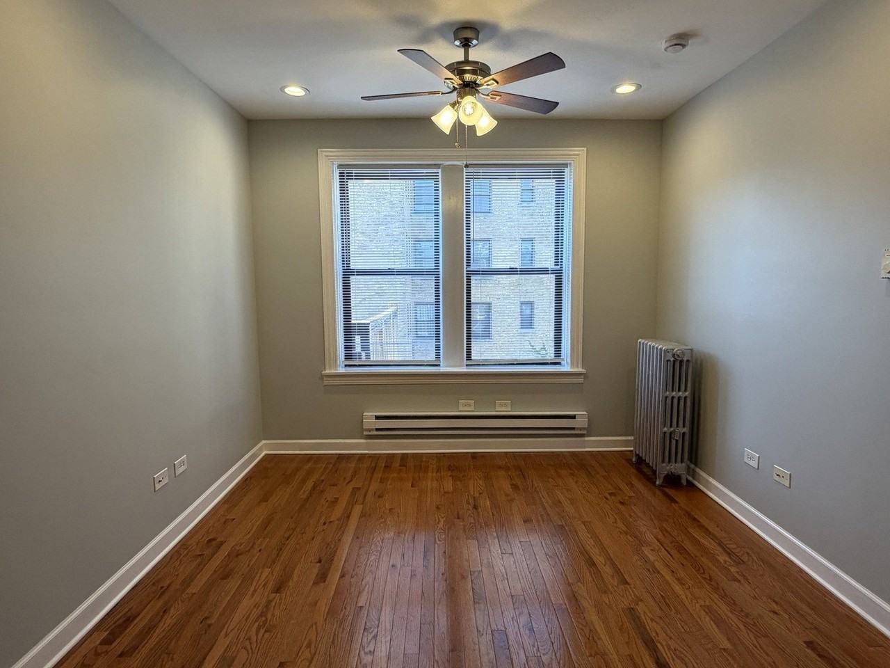 1023 W Argyle St #314 - Photo 4 of 8