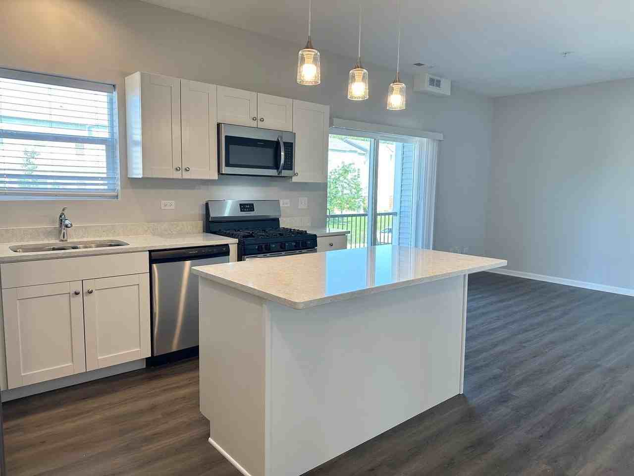 853 E Main St #2B - Photo 2 of 14