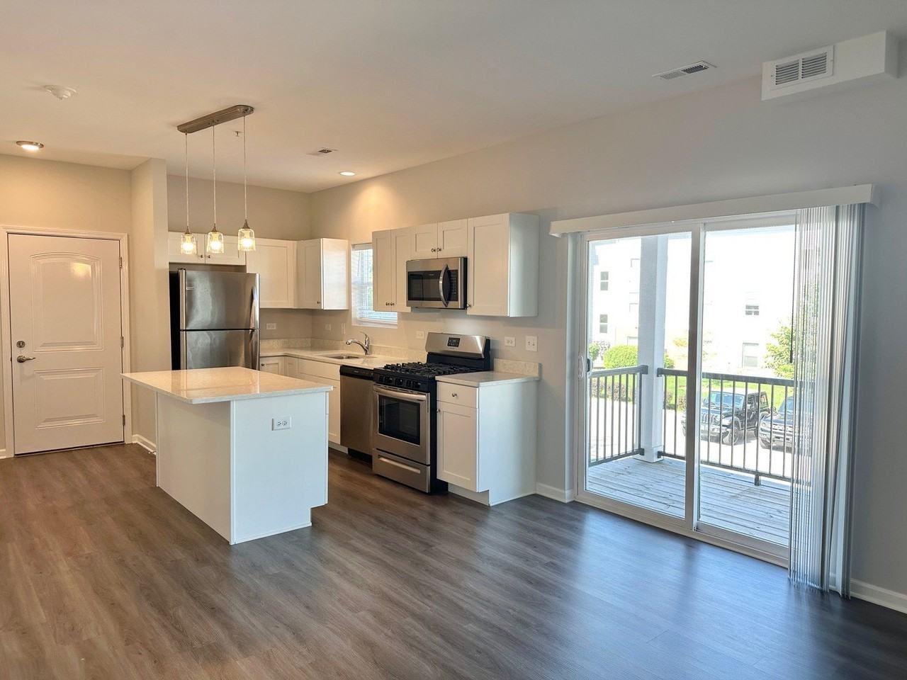 853 E Main St #2B - Photo 6 of 14