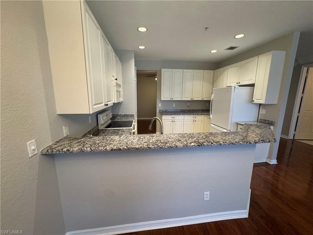 1410 Mariposa Cir #105 - Photo 4 of 23