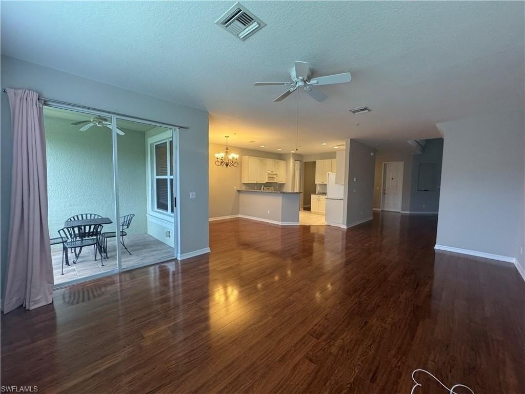1410 Mariposa Cir #105 - Photo 5 of 23