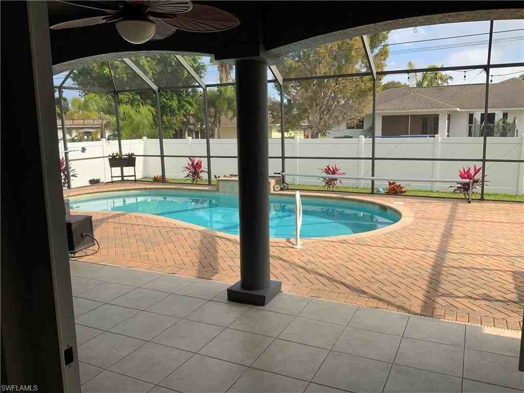 2715 Sw 2nd Pl - Photo 5 of 26