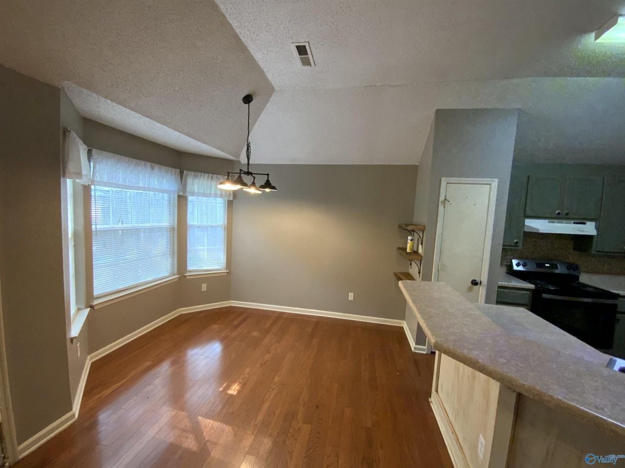 126 Rebecca Pines Dr - Photo 3 of 6