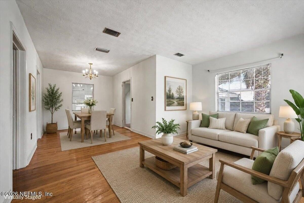 4252 Pinewood Ave - Photo 2 of 9